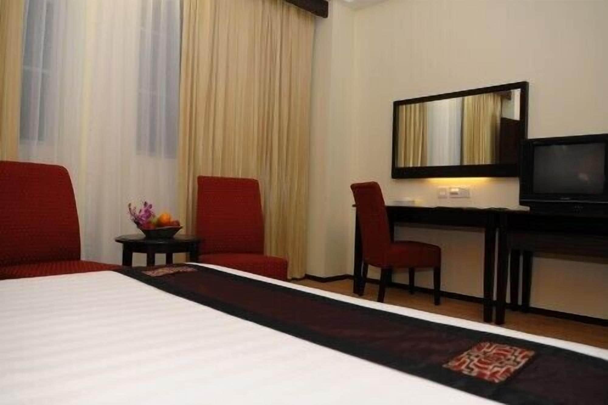 Hotel Seri Malaysia Lawas Exterior foto