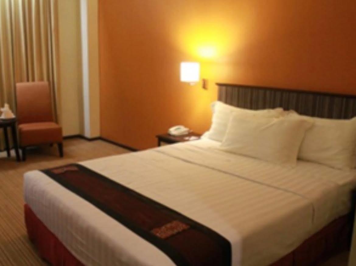 Hotel Seri Malaysia Lawas Exterior foto